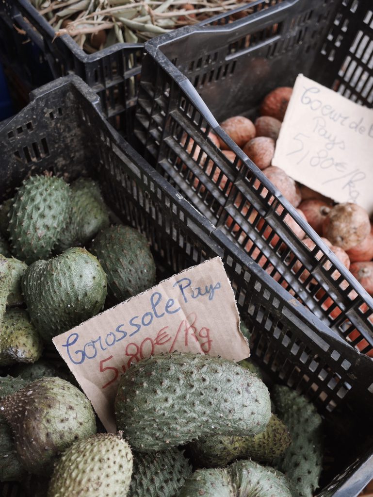 La Réunion: 10 activités incontournables pour un premier voyage 113 Cilaos-legumes-La-Reunion