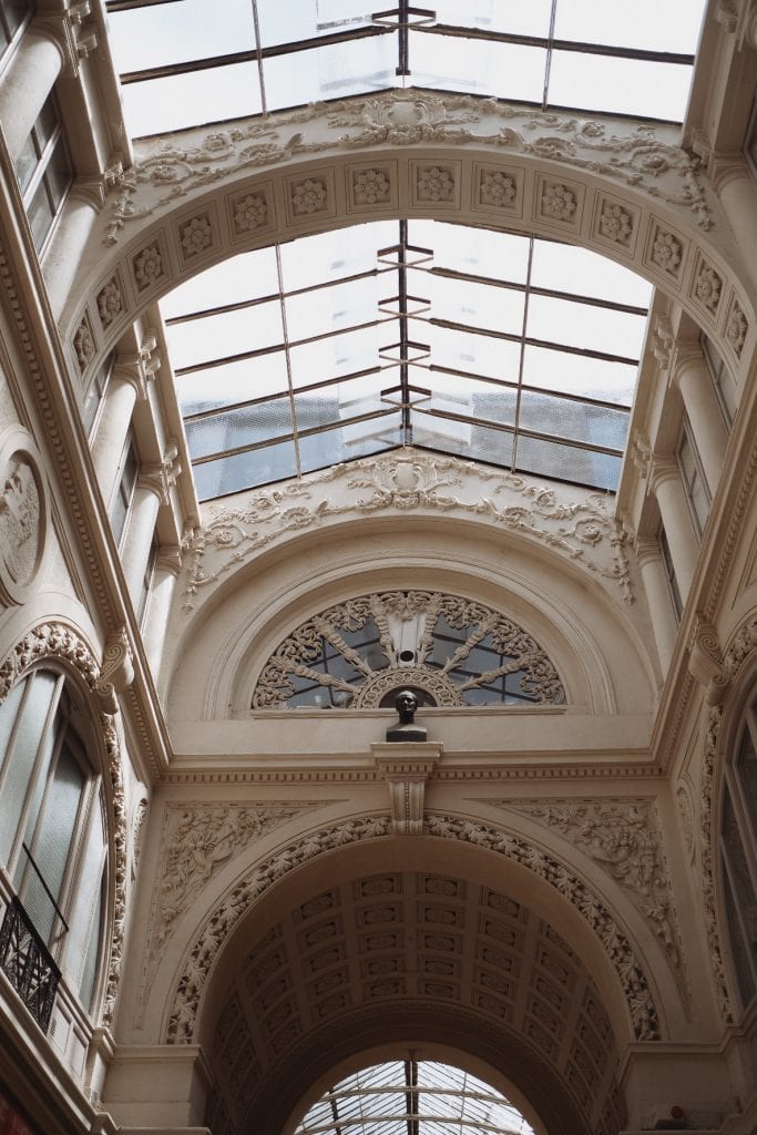 morgane-schaller-nantes-passage-pommeraye-verriere