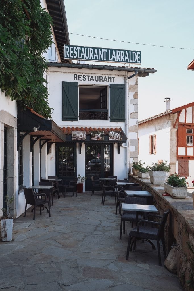 morgane-schaller-ascain-restaurant-larralde